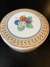 Vista Alegre TRAJES REGIONAIS Algarve Regional Collectible Trinket Box