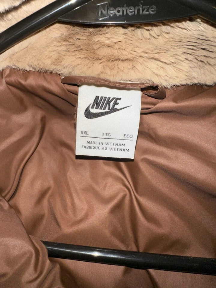 Nike Sportswear AOP Chaqueta de Piel Sintética en Marrón Mujer’s Talla XXL Foto 2 de 4
