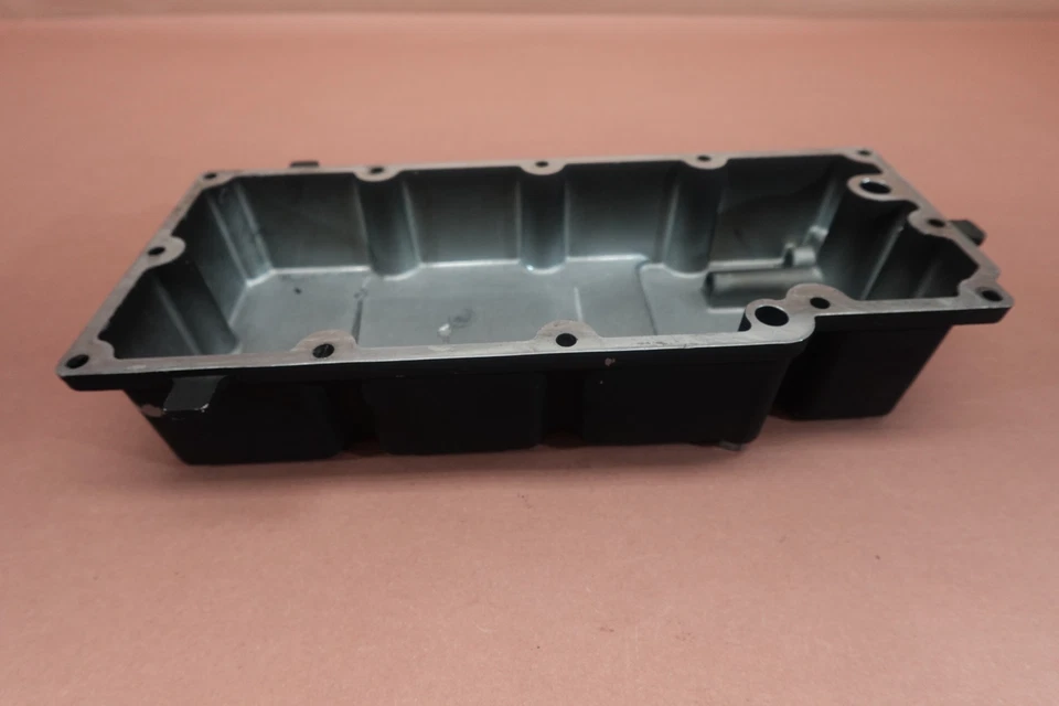 01-06 Harley Davidson Electra Glide FLHTCUI Oil Pan 62711-99 - Image 3 of 4