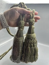 Cord with Tassel Green and Gold by Tassel Elegance India Set of Two (5D)