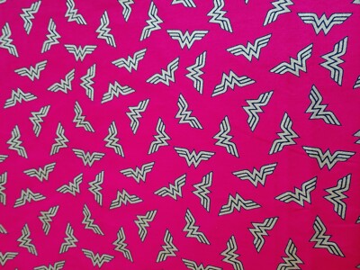 Tissu Coton Wonder Woman 1 Yard (36"x44") - Rose, Super-héros, Pour Couture Ou Projet DIY, Neuf