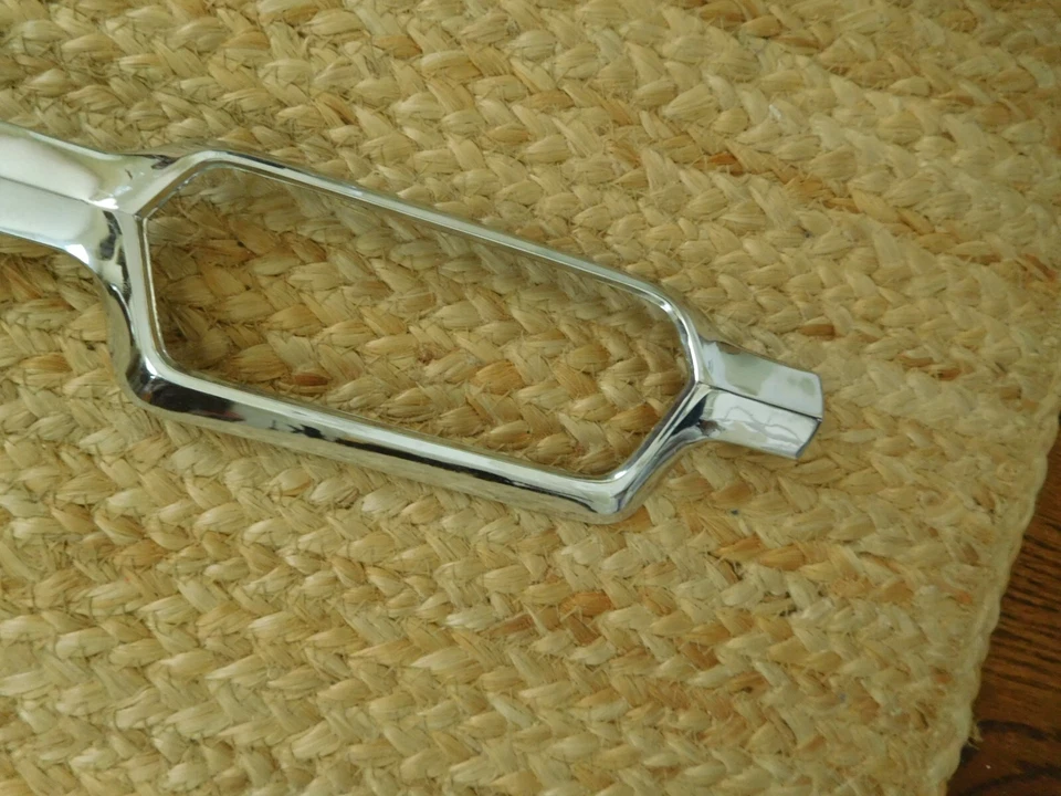 1962 Chrysler Town & Country Molding RH 2189200 - Image 2 of 4