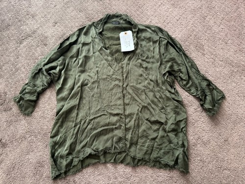 AM Women’s Tracia Crinkle Top Army Green Size Onesize $472.00 - Afbeelding 1 van 5