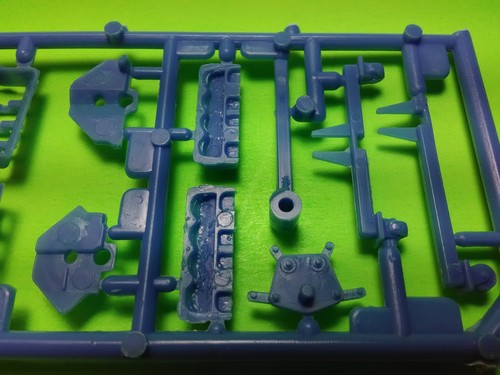 Lot of 2 1966 Nova SS 1/25 350 V8 engine motor stand diorama garage gas station - Picture 4 of 6