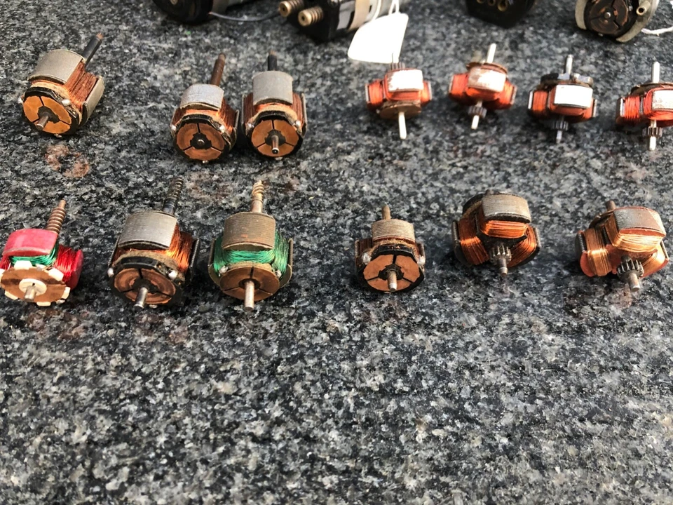 Vintage Lionel/Pitman Postwar Pullmore Motors +other assorted train motors 22pcs - Image 2 of 4