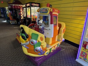 FALGAS Pirate Ship Kiddie Ride & Shooting Gallery Game Coin Operated! NO RESERVE