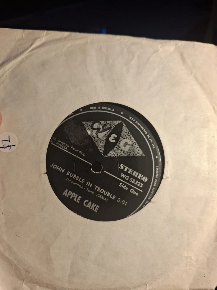 Apple Cake John Bubble In Trouble 45rpm Record Wgs8325 - Image 2 of 4