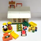 VTG 1971 Fisher Price Little People #923 Play Family School House *Not Complete