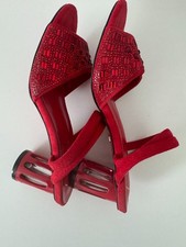 Comfortable high heel shoes, fairly used, perfect for weddings or other occasion
