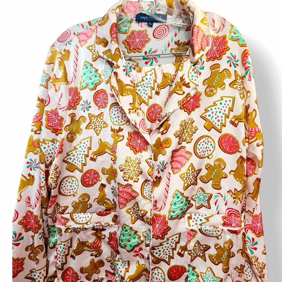 Conjunto de pijama camisa y pantalón de Navidad de satén Simply Southern para mujer talla L Foto 3 de 4