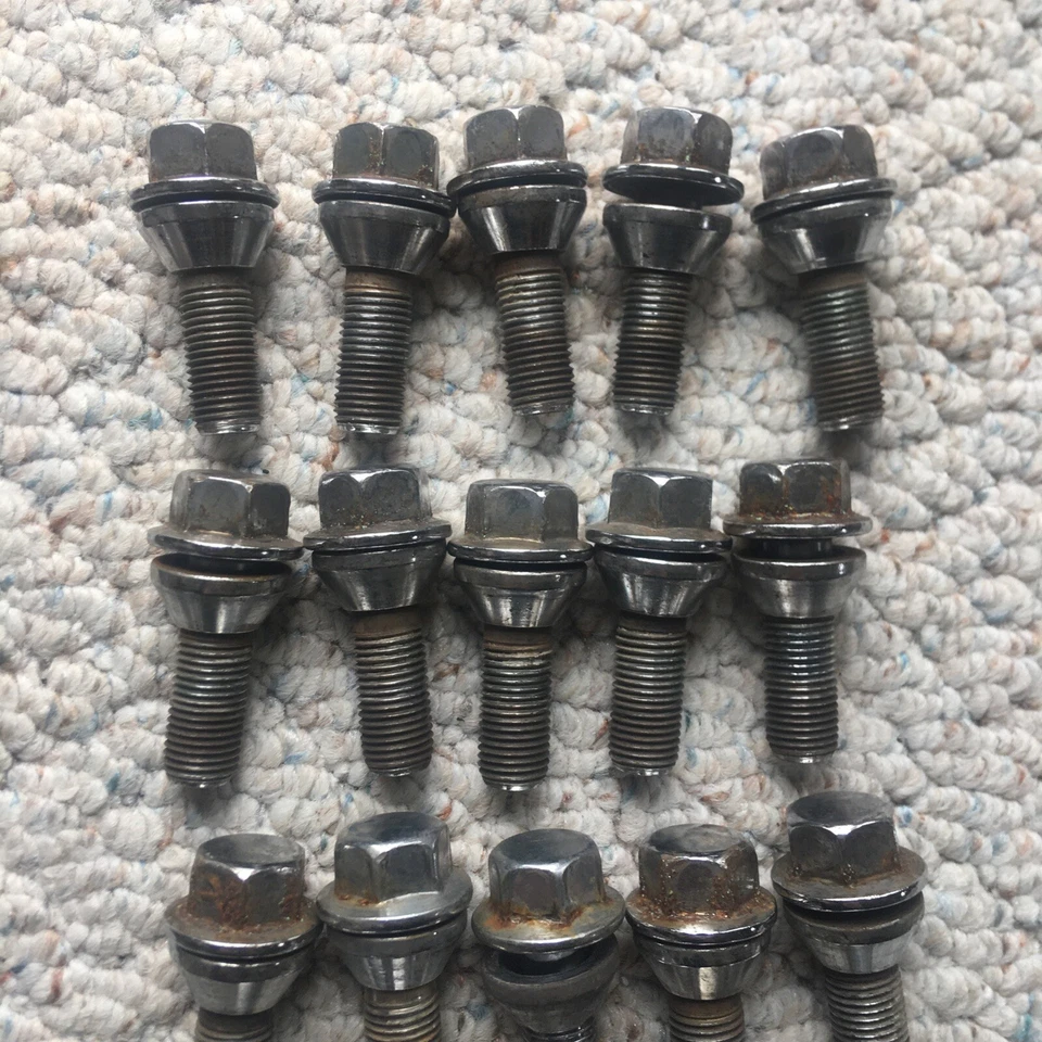 Juego de 20 pernos de tuerca Volvo xc70 M14x 1,5 ángulo de asiento 60 grados hexagonal 19 mm Foto 3 de 4