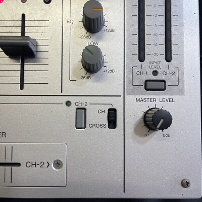 Pioneer DJM-300-Sシルバー 中古 Pioneer Djm-300-s 2 Channel DJ Music Mixer for sale online