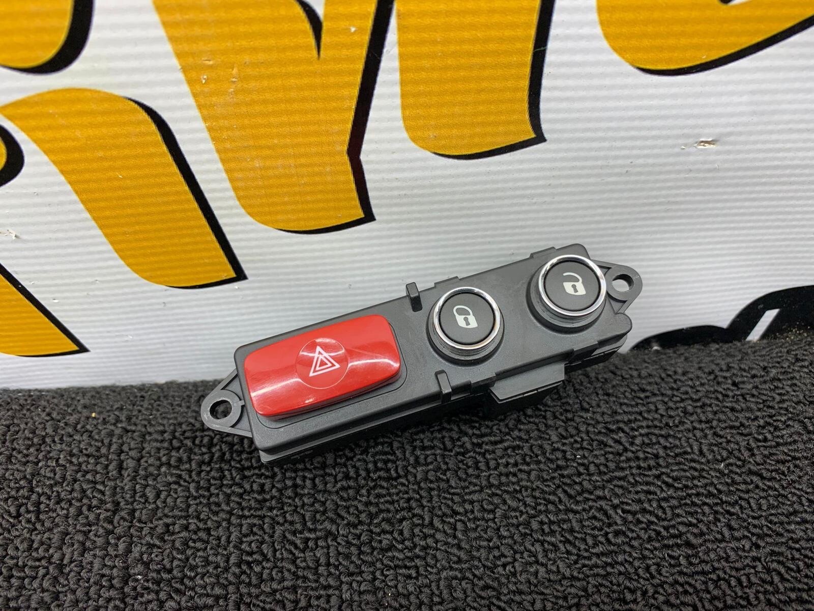 2008 MASERATI GRANTURISMO OEM HAZARD POWER LOCK SWITCH DASH 237803