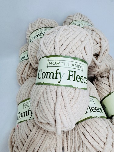 Lot 0f 10 Northland Comfy Fleece Yarn Beige 1.75oz 44yd 6-Super Bulky NEW - Picture 2 of 9