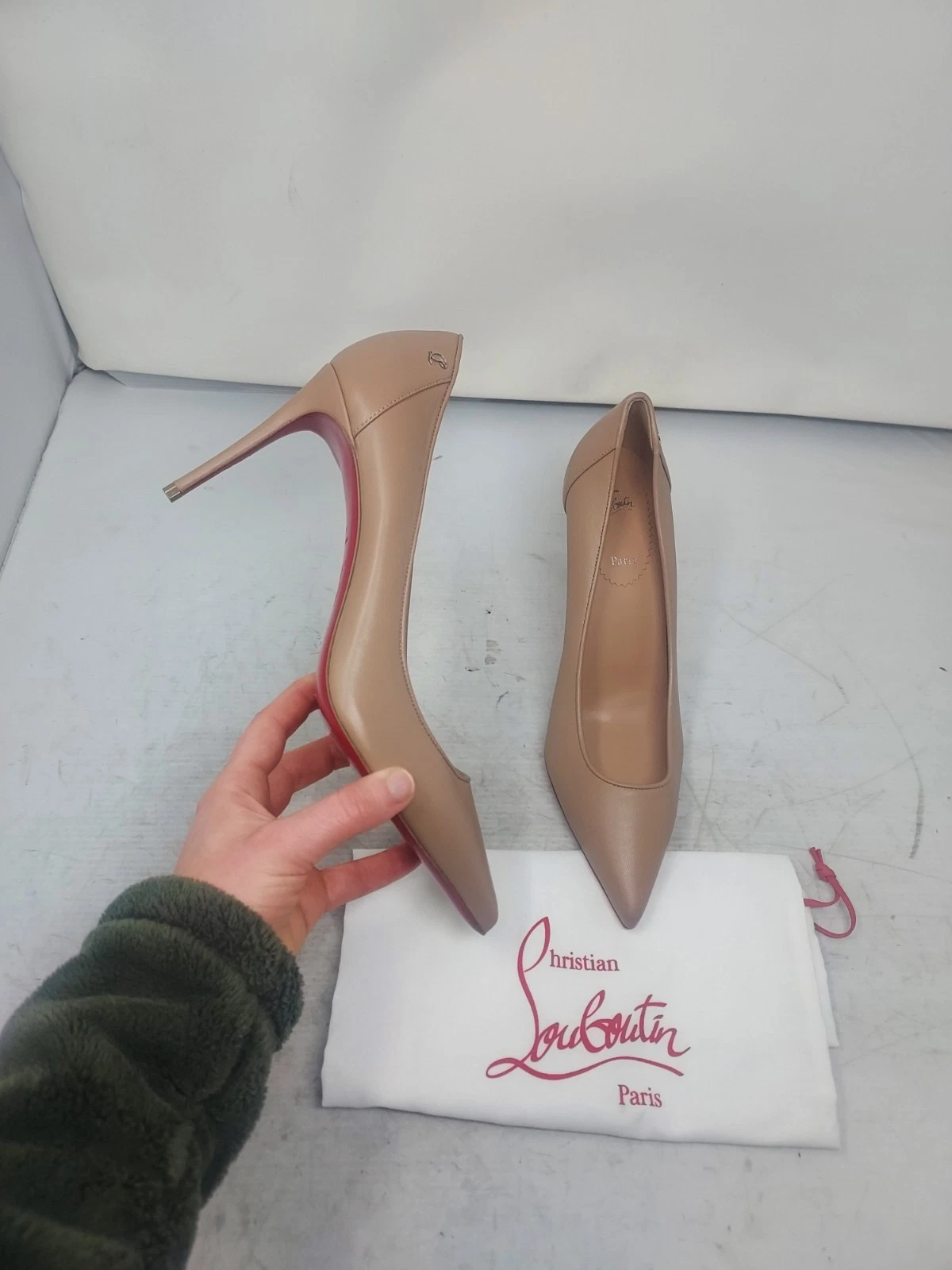 Christian Louboutin — CHRISTIAN LOUBOUTIN EU 40 US 10 WOMENS New Sporty Kate Nude Pump