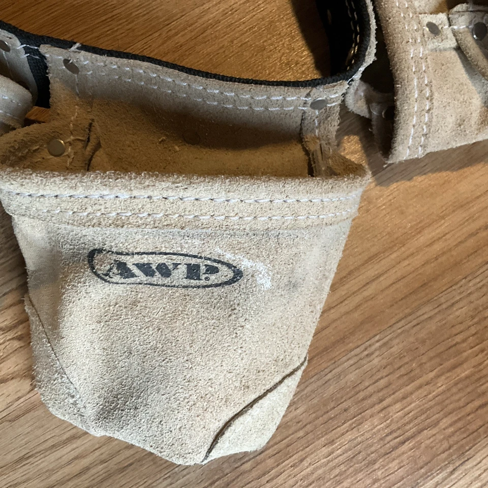AWS Suede Leather Carpenters Tool Belt🖤5 Pouches🩶2 Metal Hammer Loops🩶 - Image 3 of 4