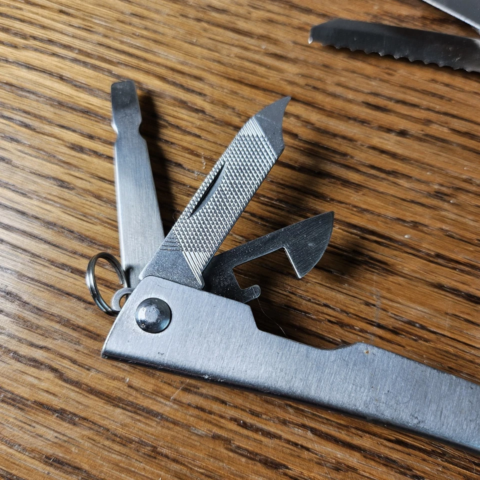 Pocket Size Multi-Tool (8) with Philipps and Flat Head Screwdriver, Saw and More - Image 2 of 4