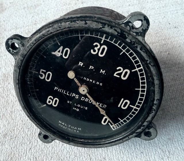 VINTAGE AIRCRAFT TACHOMETER, DRUCK 0 TO 6000 RPM