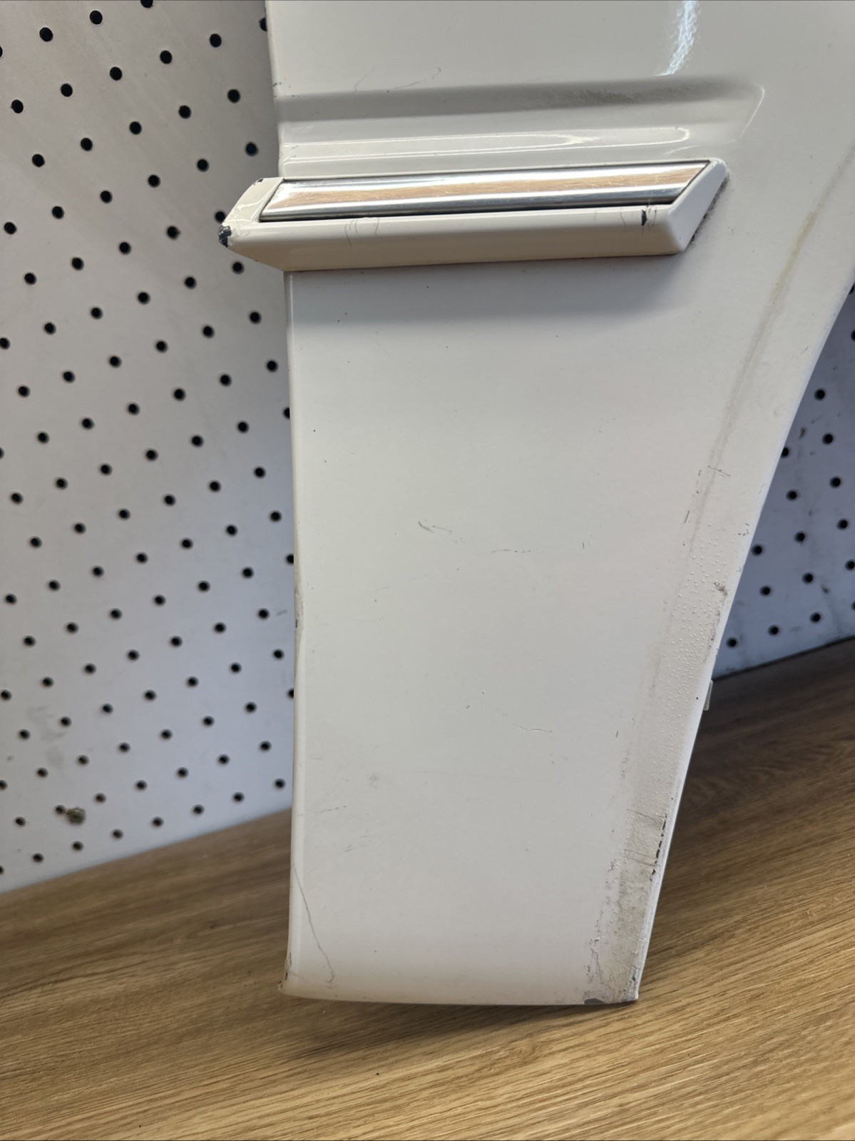 1989–1991 Chrysler Maserati Front Right Fender Assembly OEM White
