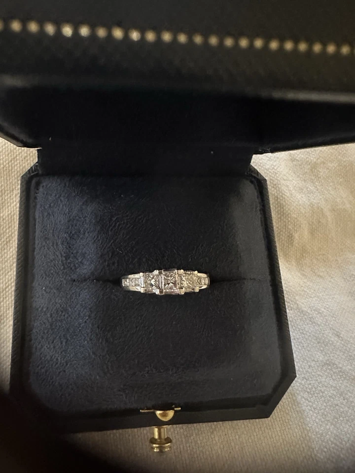 美丽 1 C.T.W 公主切割钻石戒指。 — 第 2/4 张图片