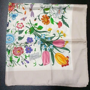 Foulard Gucci Flora