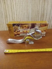 NUTCRACKER Squirrel Stainless Steel Vintage Made in Taiwan Original Box Pecan