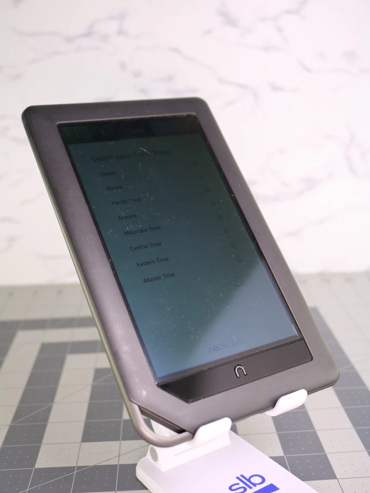 Tablet Barnes & Noble Nook Color 8 GB Wi-Fi 7 pulgadas BNRV200 Mesa Probada Solo Buena Foto 3 de 4