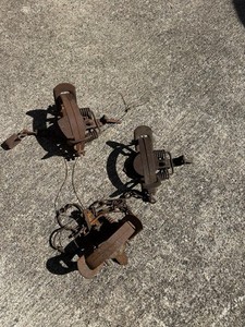 (3) Vintage VICTOR  Hunting Small Game TRAPS