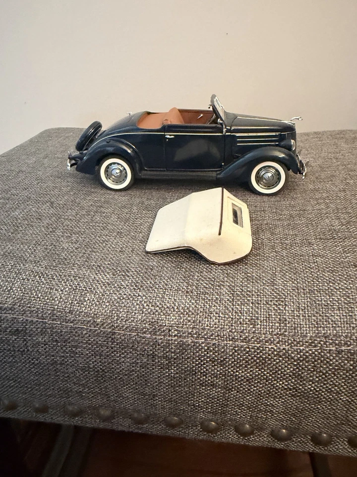 Ford Deluxe Cabriolet 1936 Danbury como nuevo azul 1/24 coche con caja Foto 3 de 4
