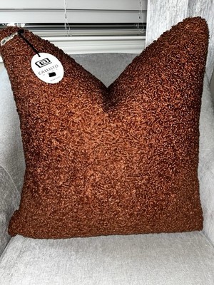 1-NWT CALLISTO HOME BOUCLE DECORATIVE THROW PILLOW