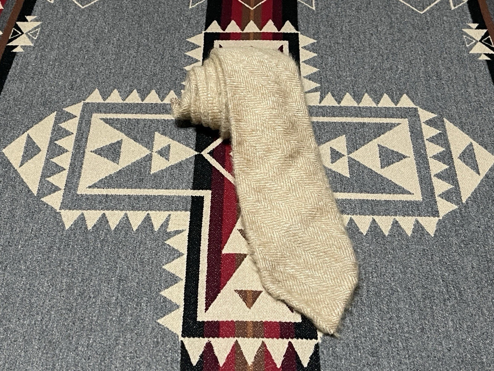 Gucci Mohair mélangé vintage RARE cravate beige camel 58 x 3,25 pouces robe travail entreprise 97