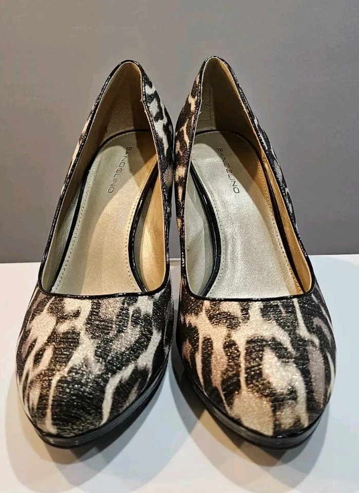 Tacones Bandolino Animal Print 4" ALTOS Talla 9M. LEER Foto 3 de 4