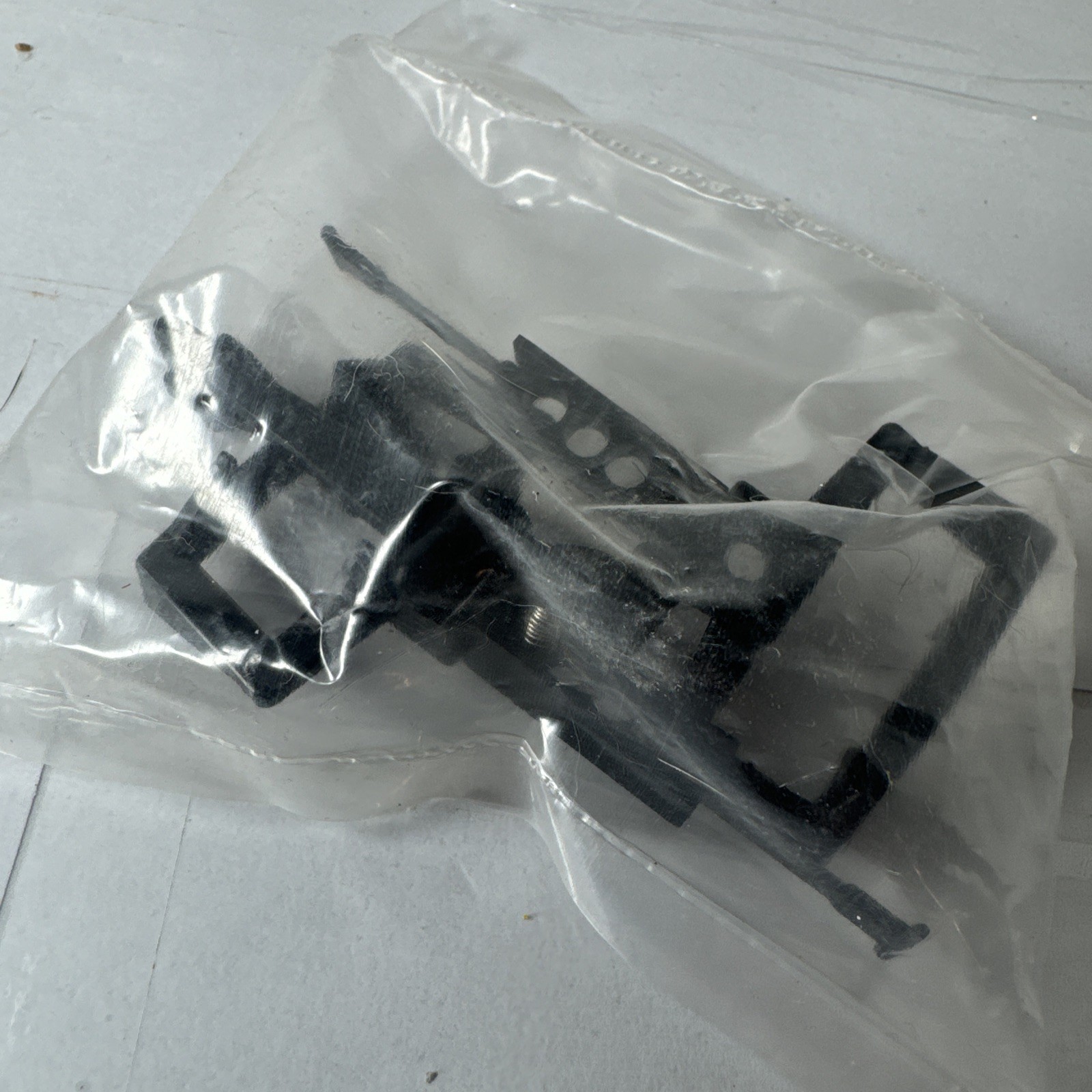Lionel G Scale Spring Loaded, Hook And Loop Couplers, Locomotive, Freight Cars