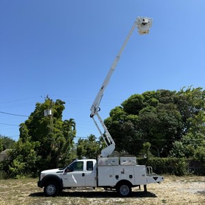2013 FORD SUPER DUTY F-550 DRW 4X4 INSULATED 45ft ALTEC SERVICE BUCKET TRUCK 4WD