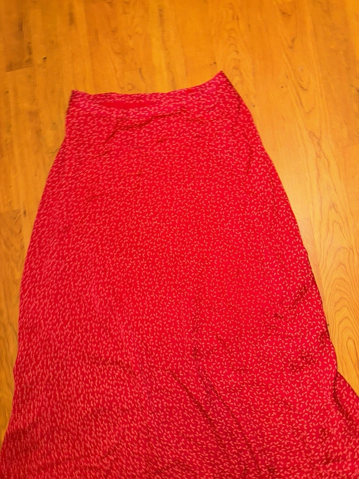 Falda Midi Boho Ann Taylor Roja Floral 100% Seda Talla 8  Foto 2 de 4
