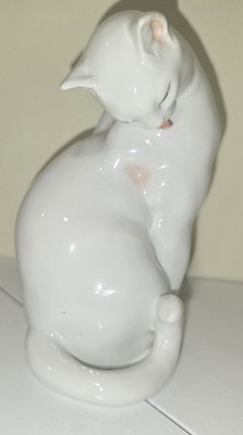 Vintage Vienna Augarten Wien Austrian Porcelin White  Cat Figurine