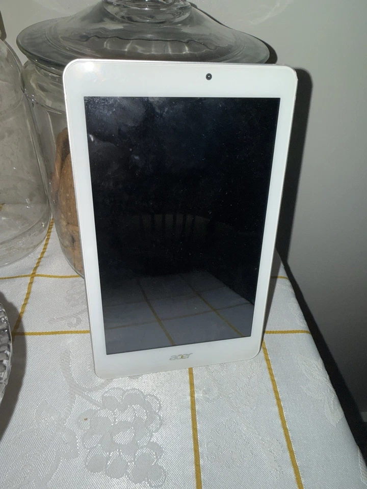 Acer Iconia One 7 16GB, Wi-Fi, 7 inch - White - Image 3 of 3