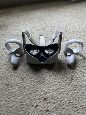 Oculus Quest 2 Meta Standalone VR Headset White, 64GB No Foam Or Rubber Piece.