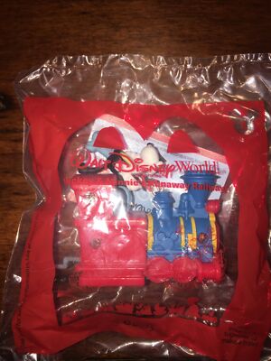 McDonald's Disney MICKEY & MINNIE'S RUNAWAY RAILWAY GOOFY #1 TOY HAPPY MEAL 2020