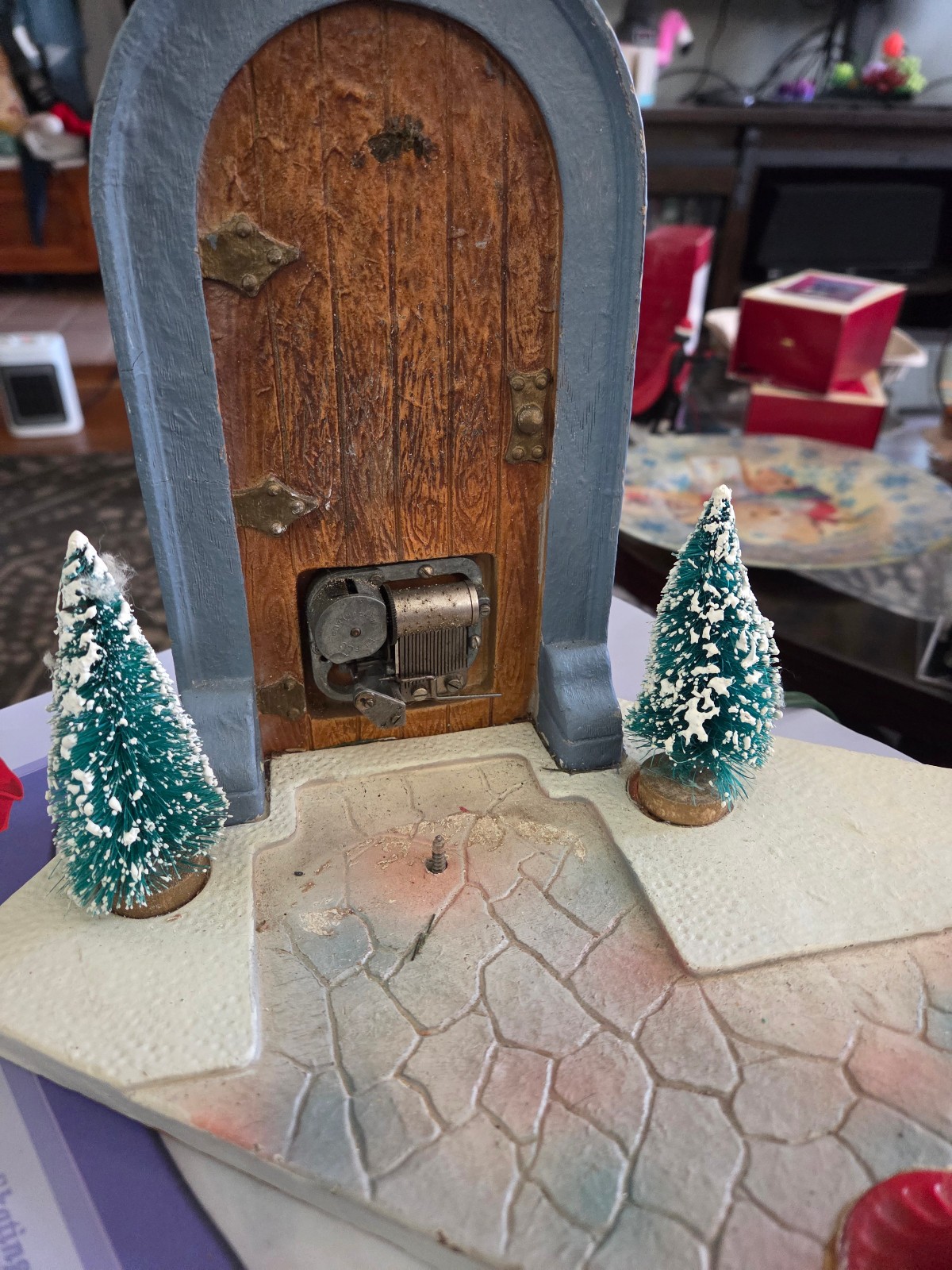 RARE VINTAGE 1930'S ,1940'S NOMA GLOLITE SINGING CAROLLERS