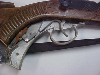 VINTAGE JOHNNY EAGLE MAGUMBA RIFLE WITH 5 SHELLS LOOKS VERY GOOD