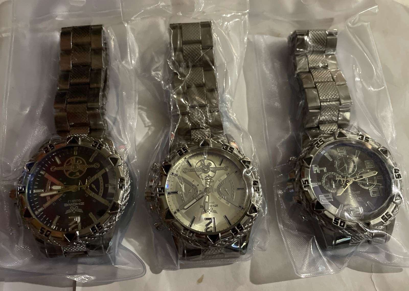 Lot #9 Iced Out Mens 3-NEW/WORKING Watches~Silver-Toned Color Lot Of - VintageWatches.PK Lot #9 Iced Out Mens 3-NEW/WORKING Watches~Silver-Toned Color Lot Of - vintagewatches.pk