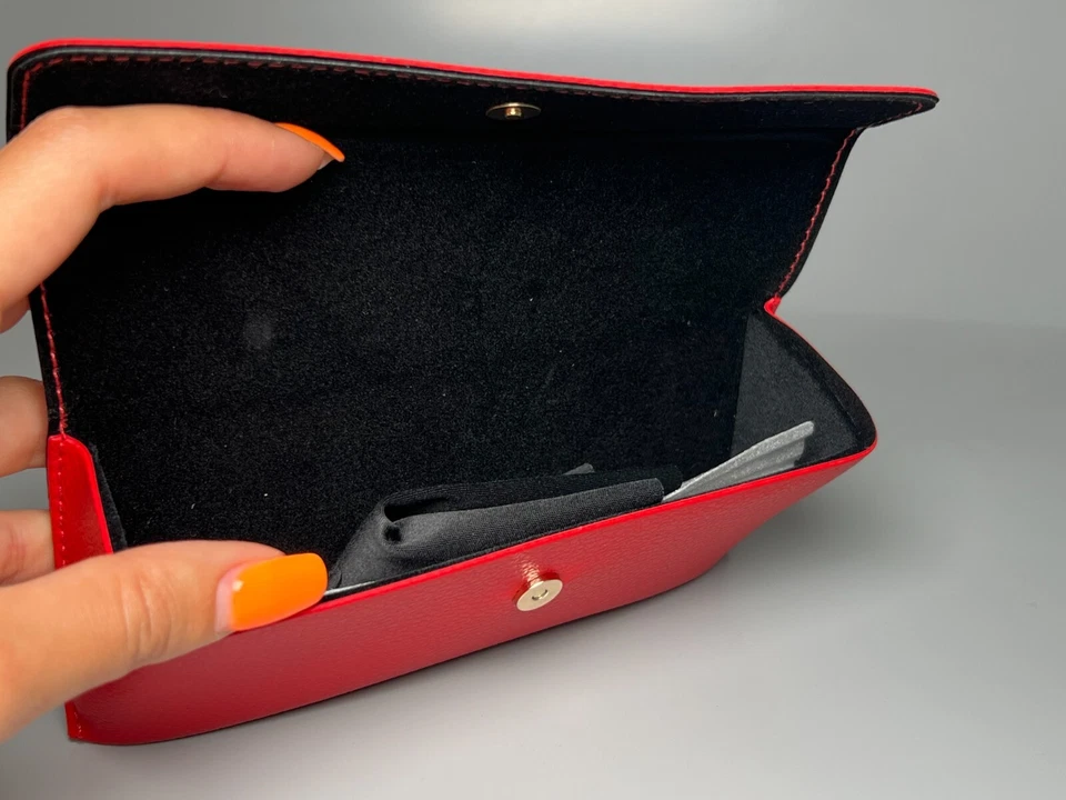 Nuevo estuche Guess rojo grande duro para gafas de sol gafas regalo Foto 3 de 4