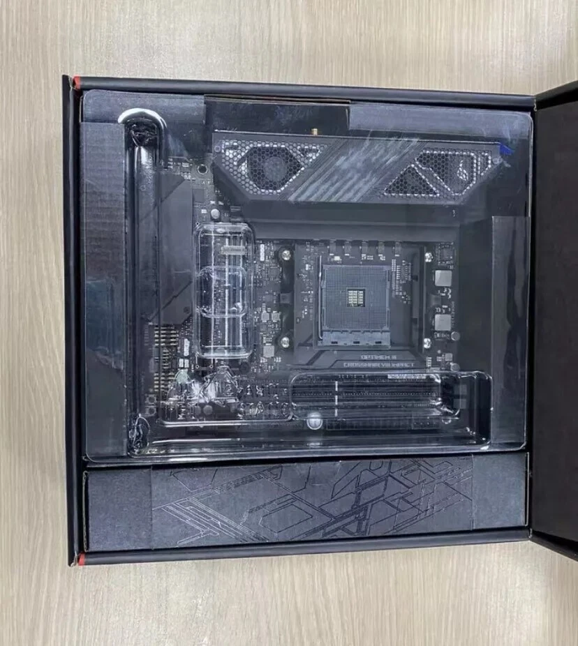 ASUS ROG Crosshair VIII Impact AMDX570 Socket AM4 Mini DTX DDR4SDRAM Motherboard - Image 4 of 4