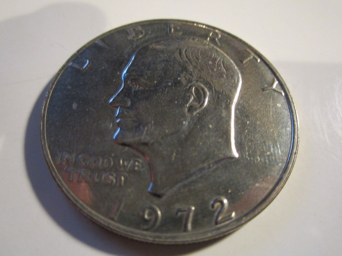 U.S. 1972 LIBERTY DOLLAR COIN NO MINT MARK - EXCELLENT CONDITION