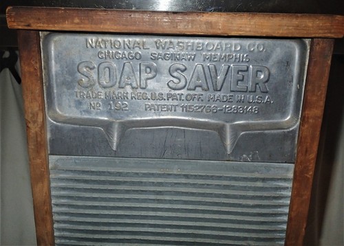 ANTIQUE PRIMITIVE COUNTRY HOME KITCHEN WOOD METAL SOAP SAVER CLOTHES WASH BOARD - Picture 2 of 10