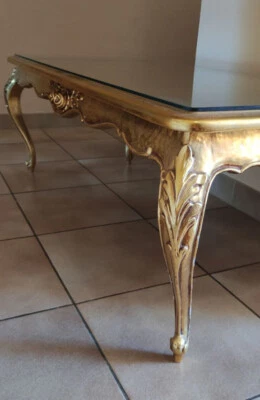 TABLE BASSE ANNÉE 1970 FEUILLE D'OR AVEC VERRE BOIS 110X50CM - Photo 1/4