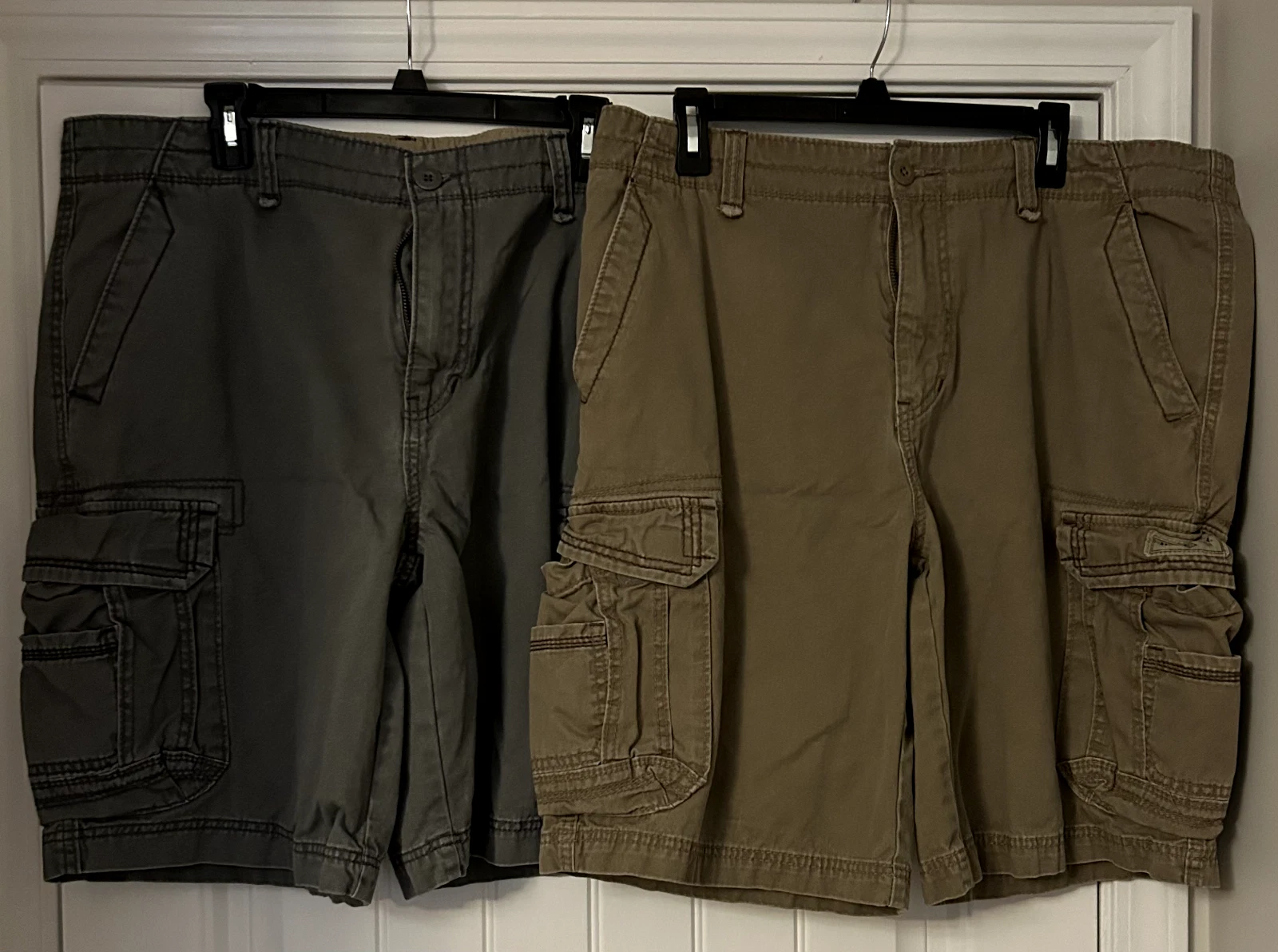 Pair of Unionbay Mens Cargo Shorts Size 38 - Gray and Khaki