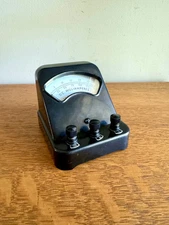 Vintage Welch Scientific Co. D.C. Milliamperes Meter | Black Bakelite Welch Sci