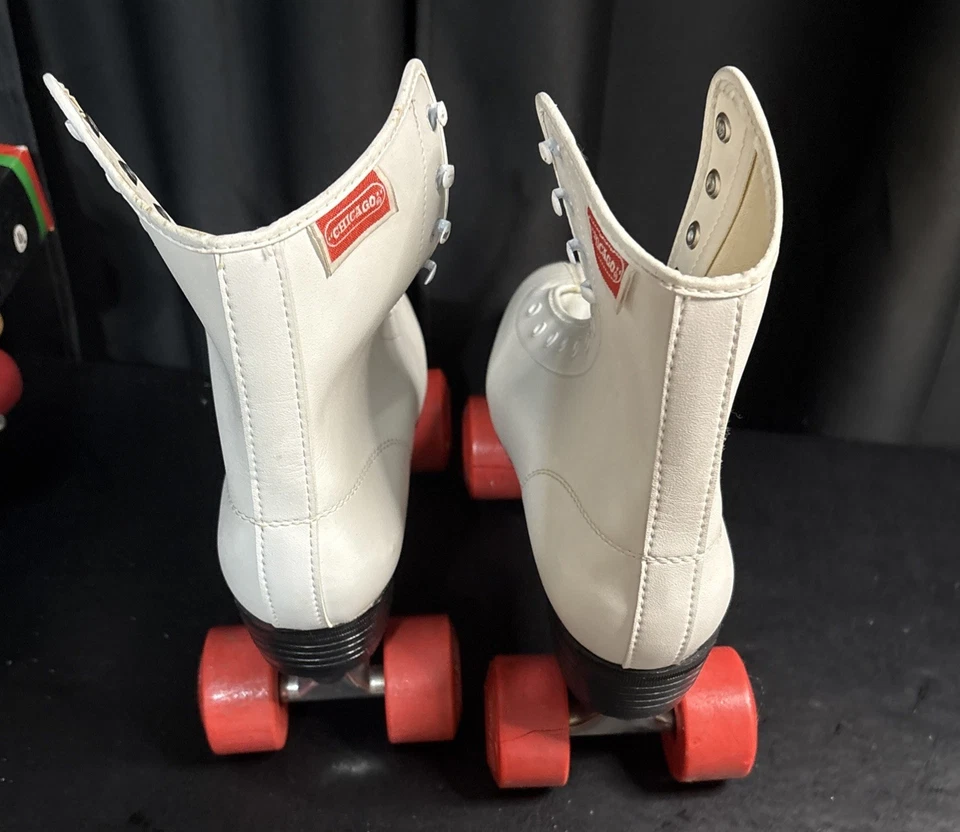 CHICAGO Patines Cuero Forrado Pista Patín Damas Talla 8 Rojo y Blanco Necesita Ruedas Foto 2 de 4